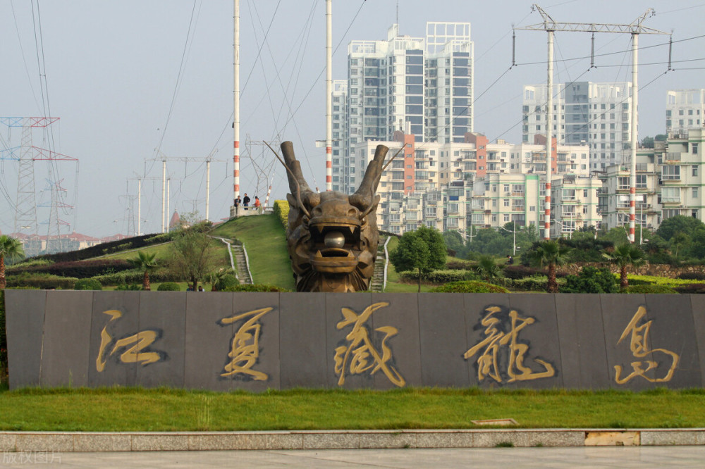 同样是江夏的开发区,7字头公交能开进藏龙岛,为何不能进庙山?