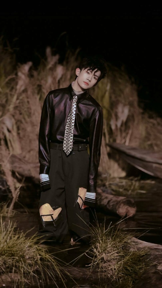 【易烊千玺】壁纸来啦20岁的他已经绝版啦