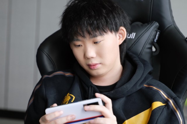 tes3:0hero,尘夏被tes众人秀懵了,hero已经八连败了