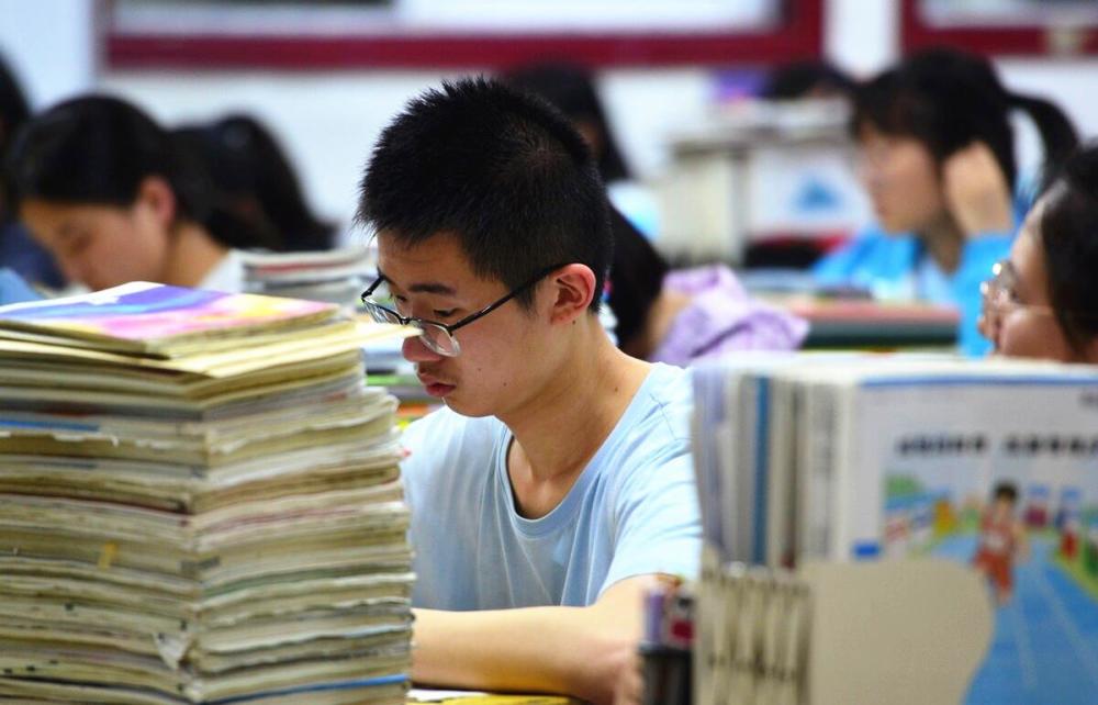 现实就是如此,我只能说"尽力学习就好",也可能会有些高中生或家长不