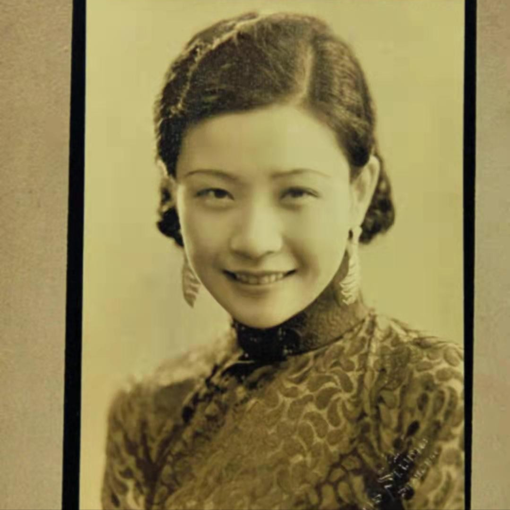 阮玲玉25岁吞安眠药自杀约30万人为她送行两任男友下场凄凉