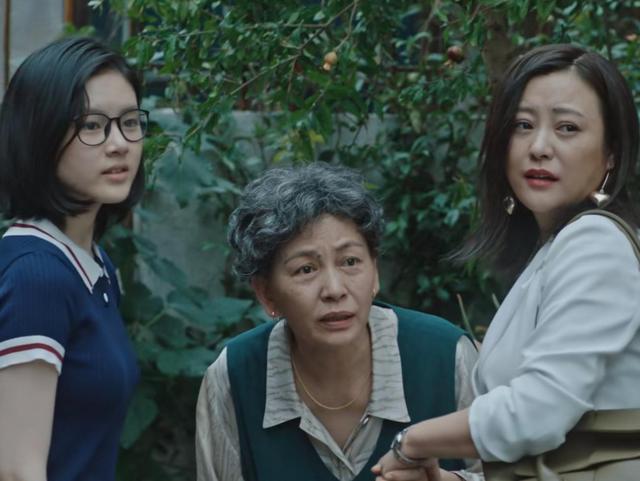 一口气看完十二集的剧情之后,有不少人都说《八角亭谜雾》全员都是