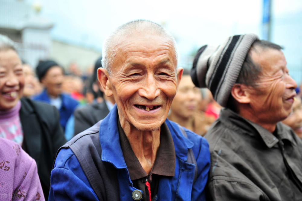 老财最近写了几个省的情况,也有事业单位的丧葬费和抚恤金,大家关注我