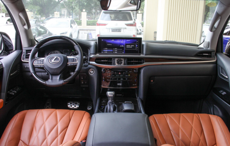 lx570内饰