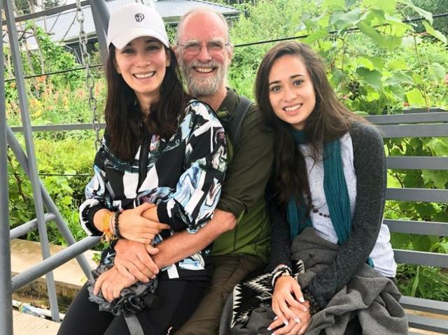 韩庚71岁岳父爬山去世,曾和成龙李小龙演功夫片,卢靖姗悲痛欲绝_腾讯