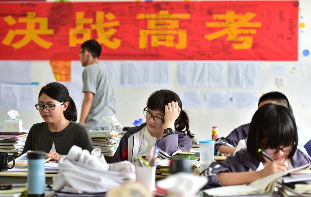 高中生学习压力大家长怎么做才能帮他们减负听听老师怎么说