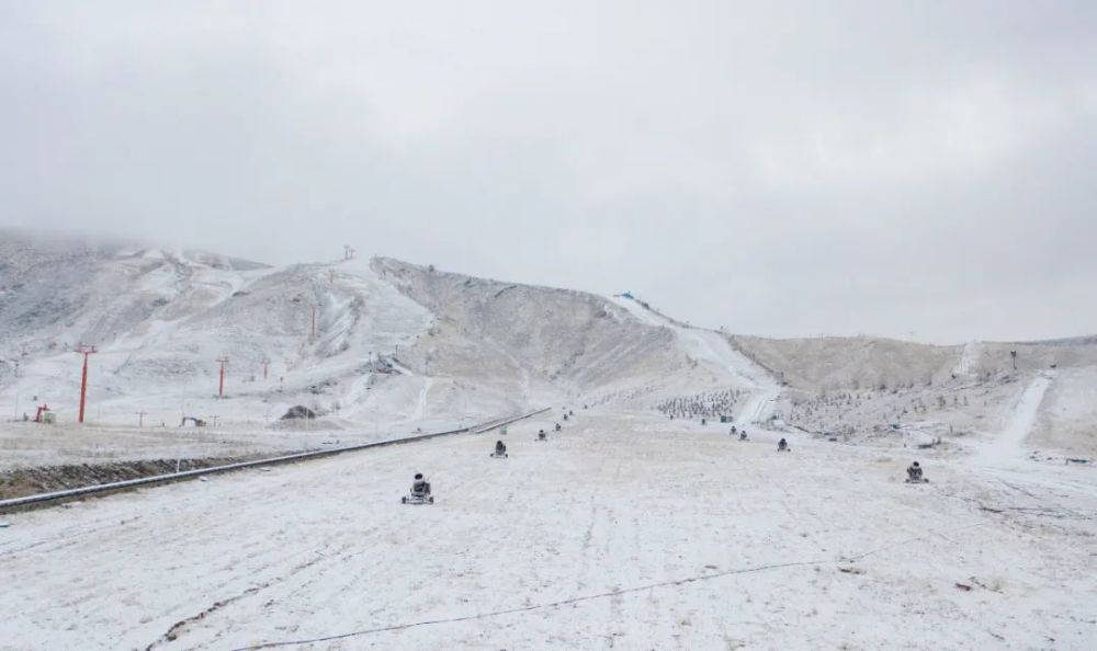 新冬已至看将军山滑雪场2021雪季第一场雪期待相约开板的那天