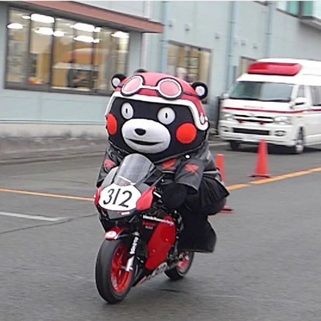 这款呆萌的电动摩托还可能是你当下最科幻的选择