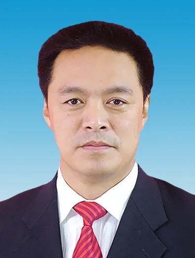 省委党校研究生,中共党员,现任达州市人大常委会党组成员,副主任,市