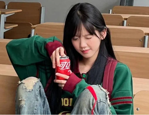 蛇哥与井川里予双排互动,井川里予喊话完不成连胜就要跳纯欲舞!