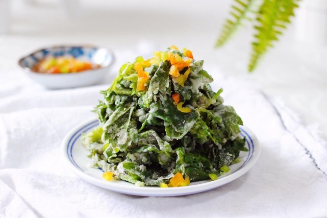 芹菜叶别再扔了!做成粉蒸芹菜叶,健康美味又减肥,做法还简单