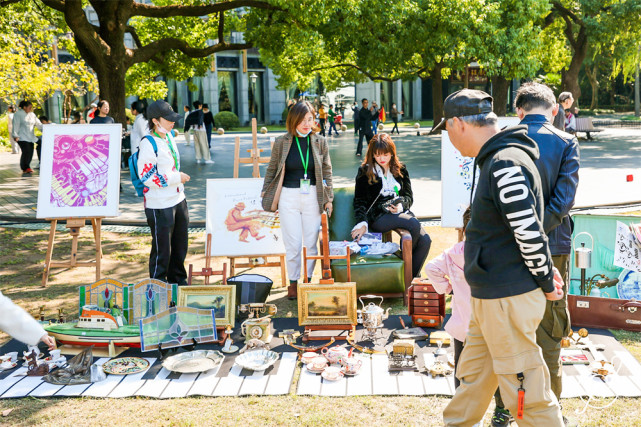 还将同步在上海长宁文化艺术中心举办"钢琴诗人画像"肖邦资料图片展