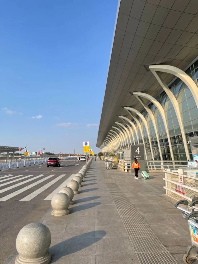 银川机场头等舱休息室在云端即是幸福附视频