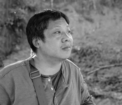 读读中国当代最受大众欢迎的诗人刘年的诗