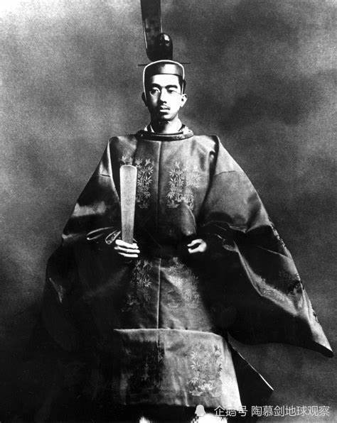 1942年12月28日,杉山元及永野修身向天皇通报撤出瓜岛的决定,裕仁竟然