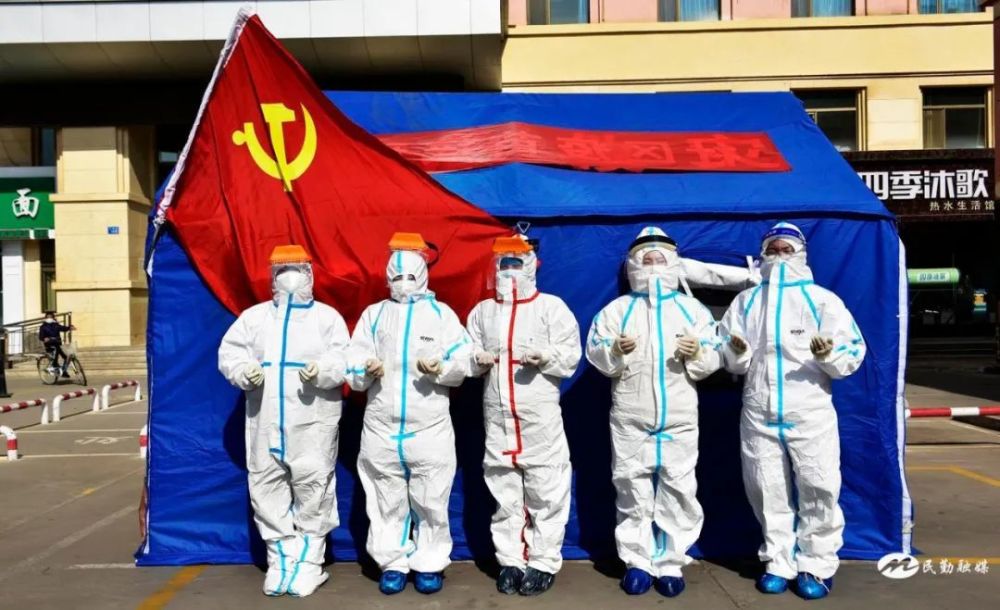 疫情防控来自一线的报道组图白衣天使最美身影