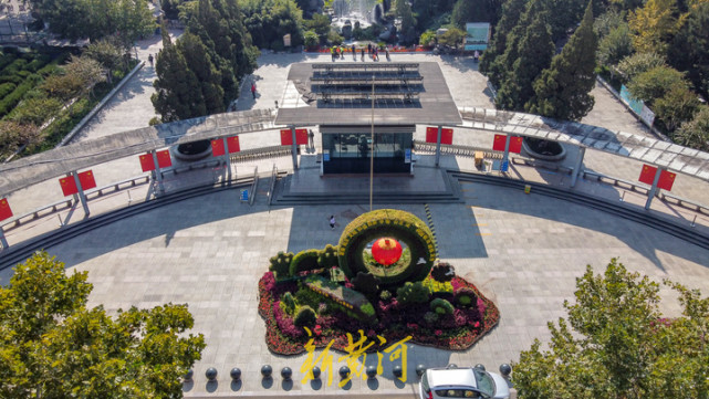 地铁4号线进行围挡施工,济南泉城公园北门关闭"腾地"