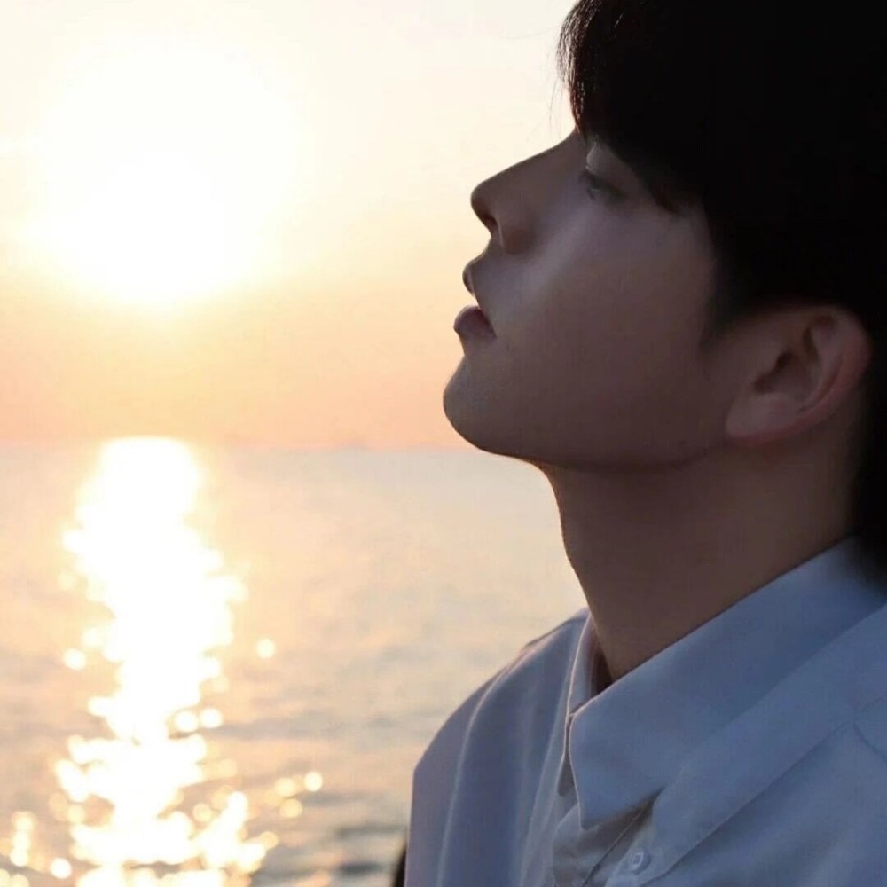 招桃花的男生头像