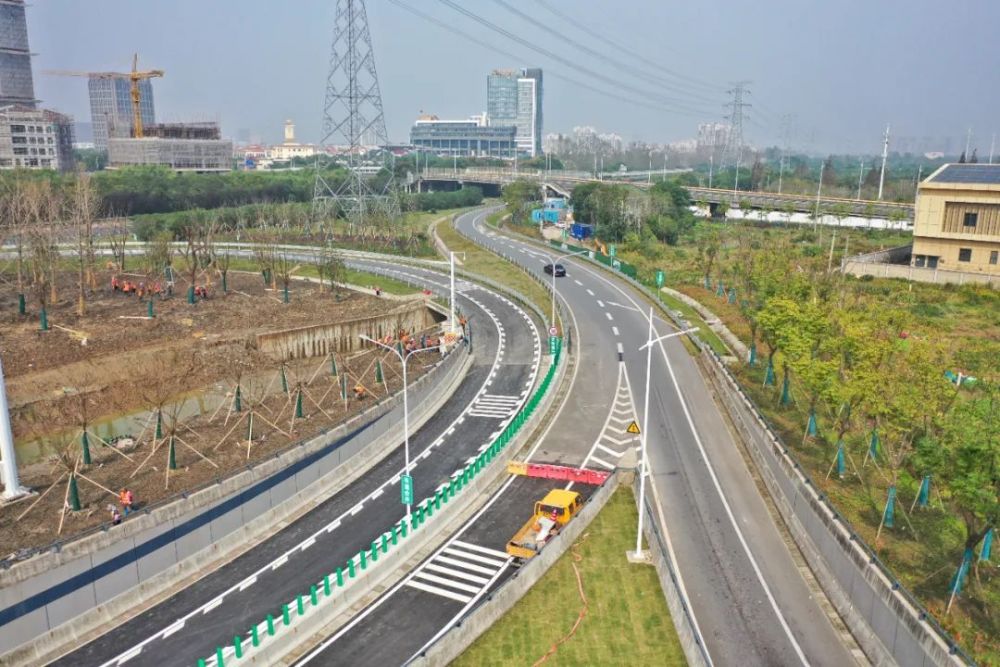 明晚22时s4沪金高速南桥西出入口全面开通