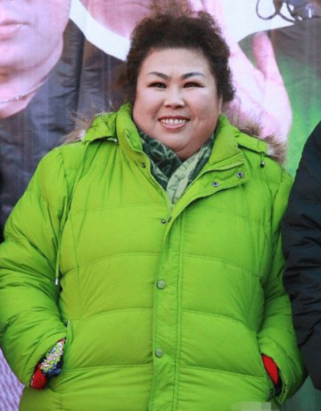 胖姐董立范21岁被初恋骗走5万57岁单身成遗憾