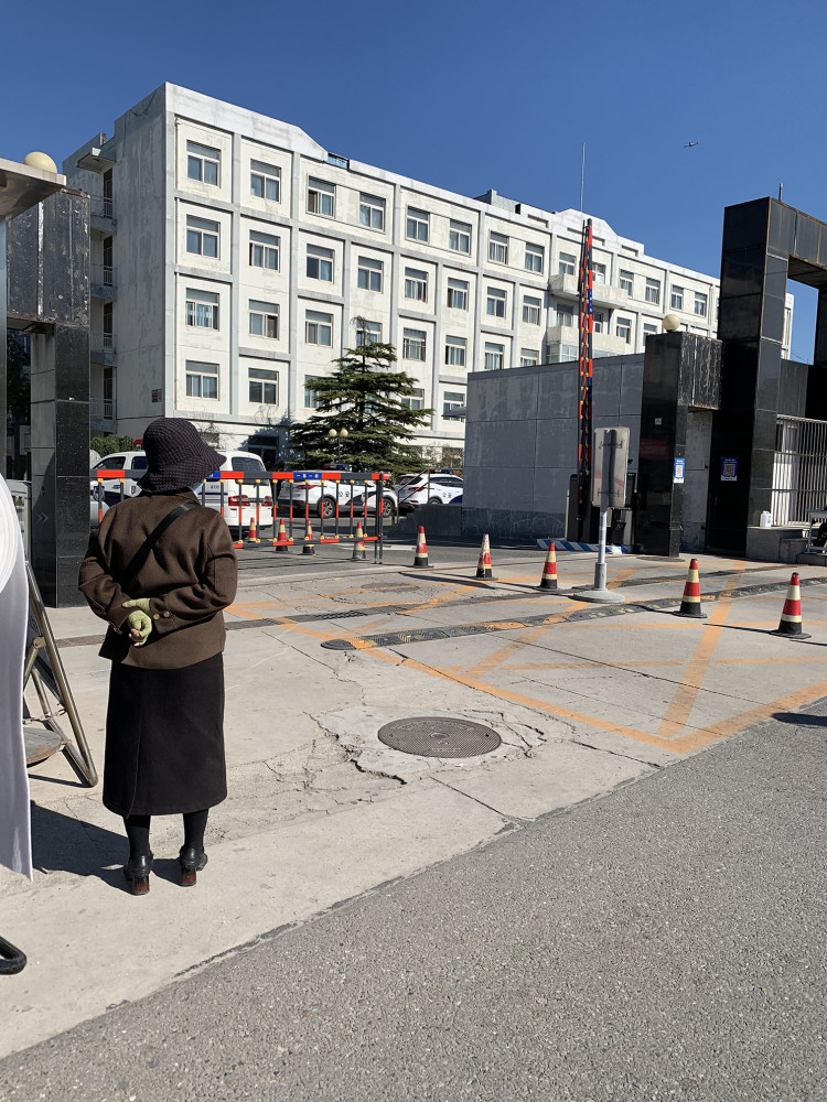 李云迪嫖娼被拘:朝阳看守所外没有粉丝,是否应被通报惹争议_腾讯新闻