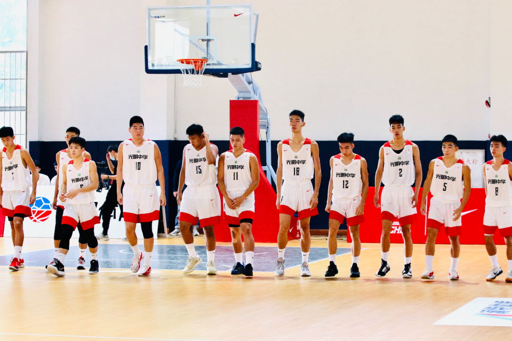 东莞光明中学篮球队图片