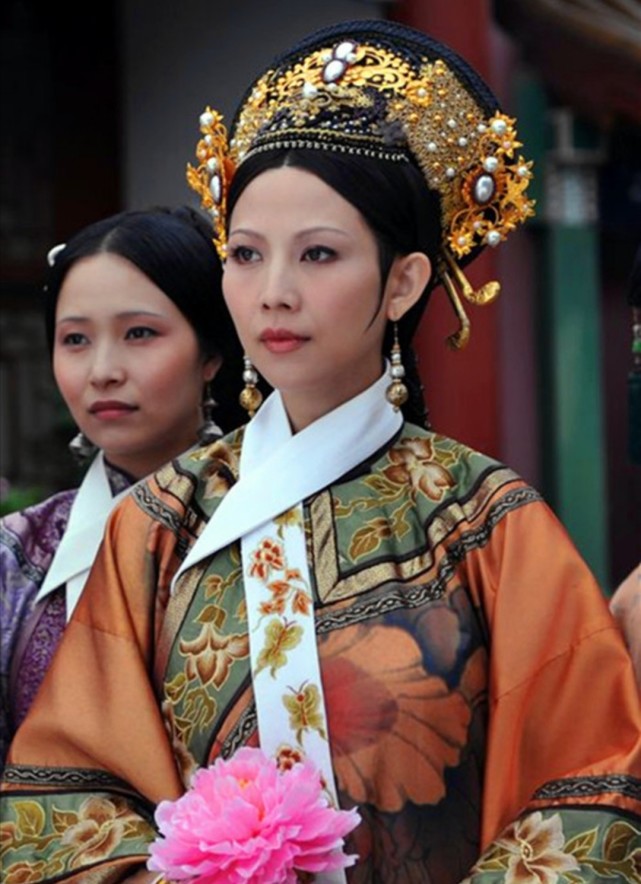 能不能让娘娘容下,看嫔妾的本事,说这话时,甄嬛不懂人性的残酷