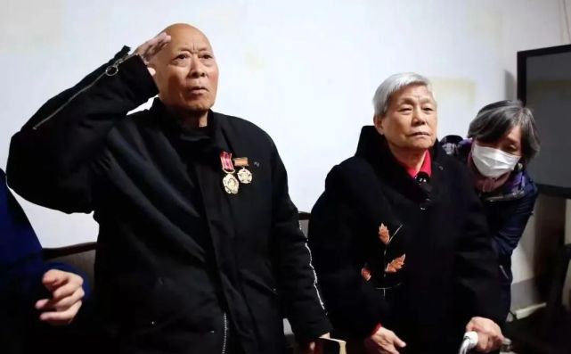 鲁豫两地携手，万里找寻70年前新乡一中赠书人-江南JN体育登录入口