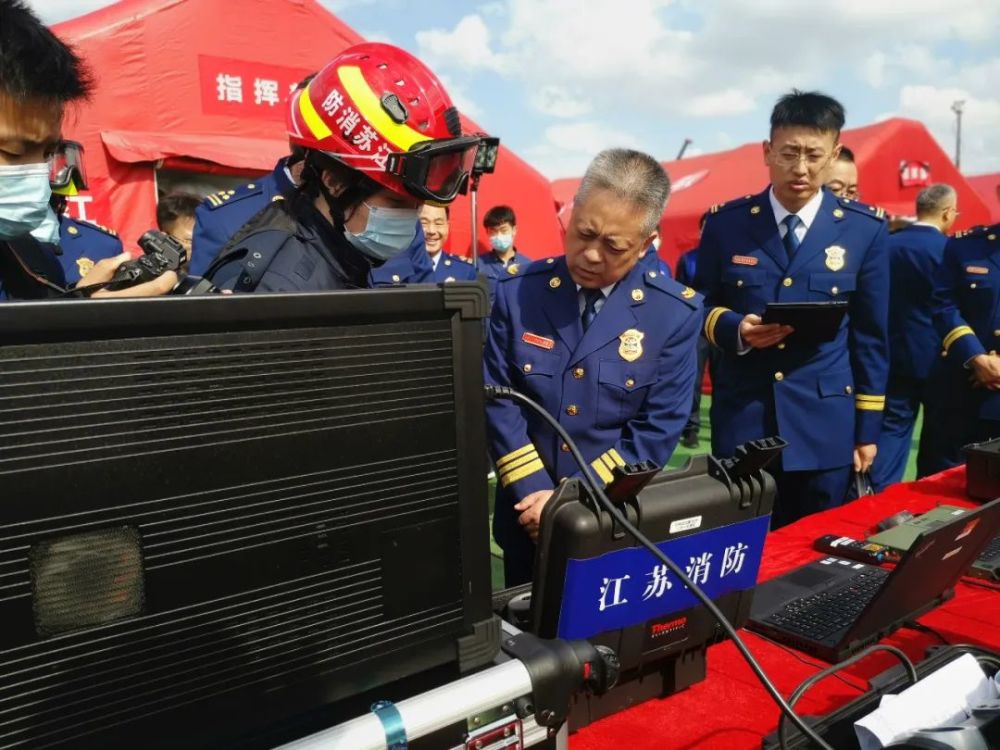 比賽期間,部消防救援局曹奇副局長,防火監督處王天瑞副處長親臨江蘇