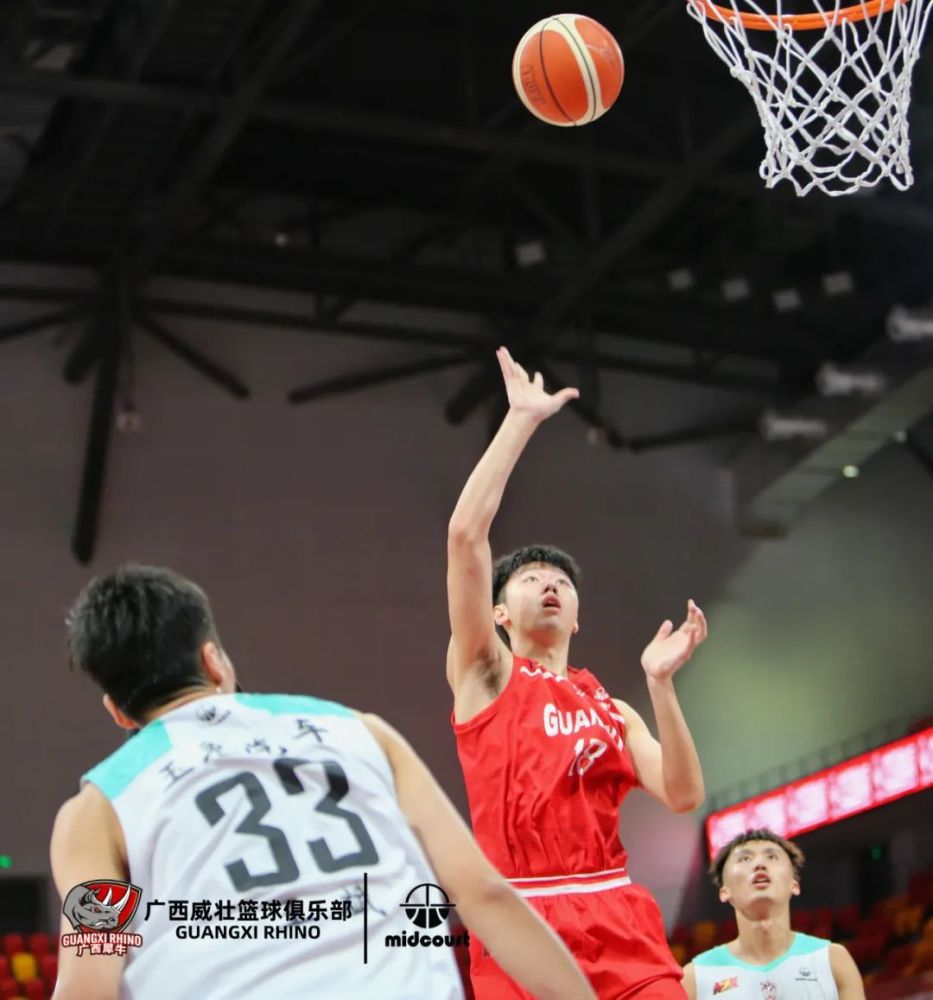 全民皆兵7人得分上双,广西132:100战胜北京雄鹿