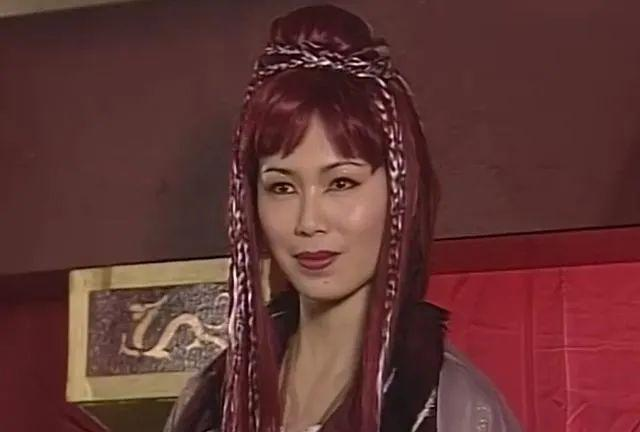 对不上脸,但提到陈小春版《鹿鼎记》的苏荃以及《封神榜》中的九尾狐