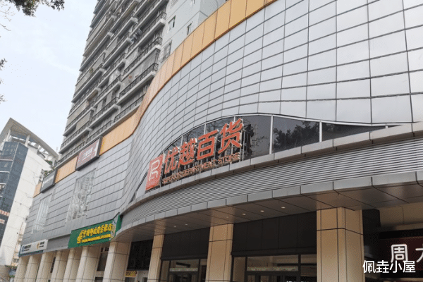 柳州商场曾扛过"疫情大考",却被"昂贵租金"打倒,现状冷清