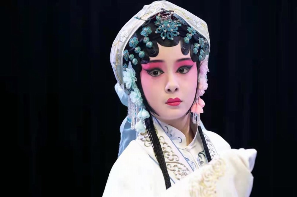 杜丽娘柳梦梅年方二八这版昆曲牡丹亭青春逼人