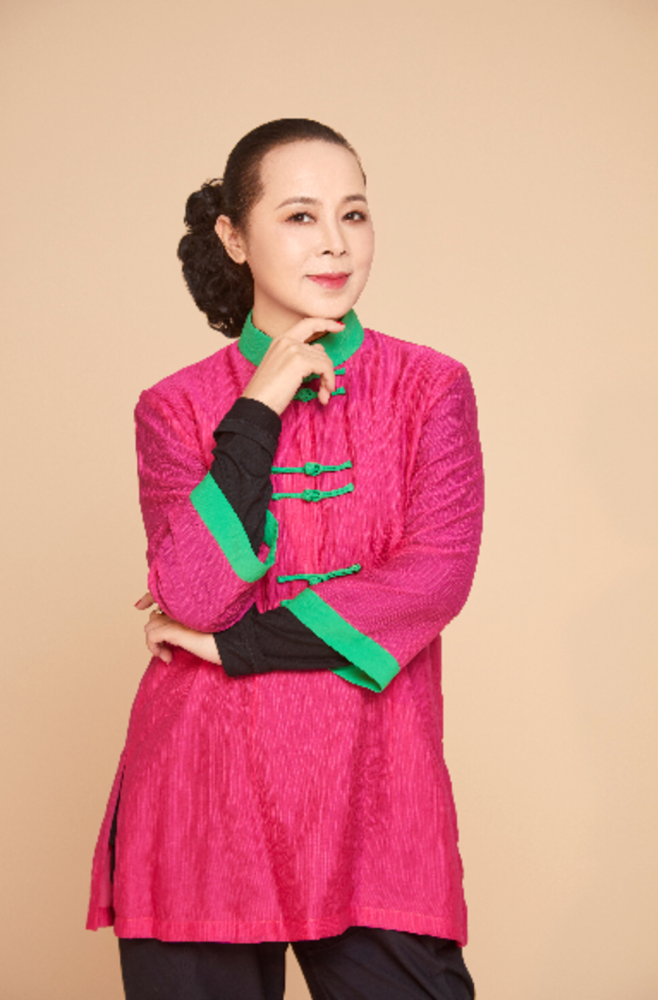 著名演员媛凤凤姐宽窄巷子是成都的一张名片