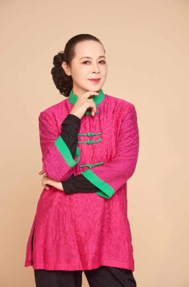 著名演员媛凤凤姐宽窄巷子是成都的一张名片