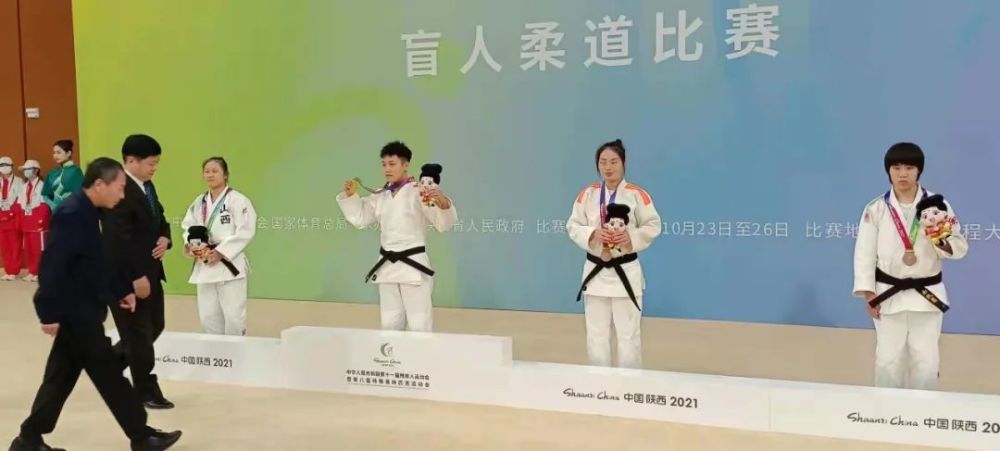 特别值得骄傲的是,王月是巴彦淖尔市第一位夺得东京