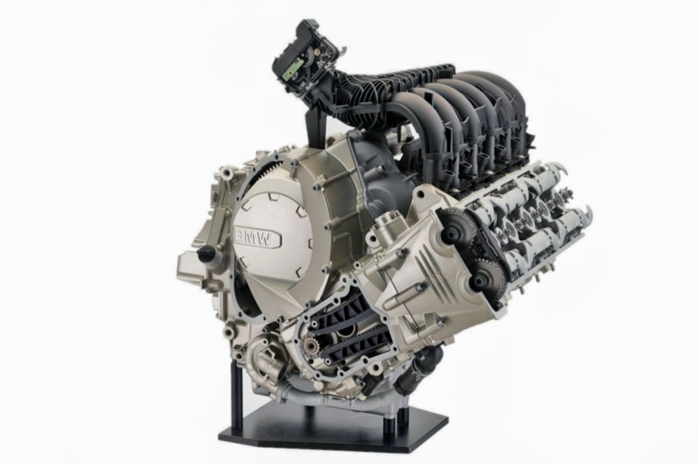 为什么摩托车会使用水冷发动机?