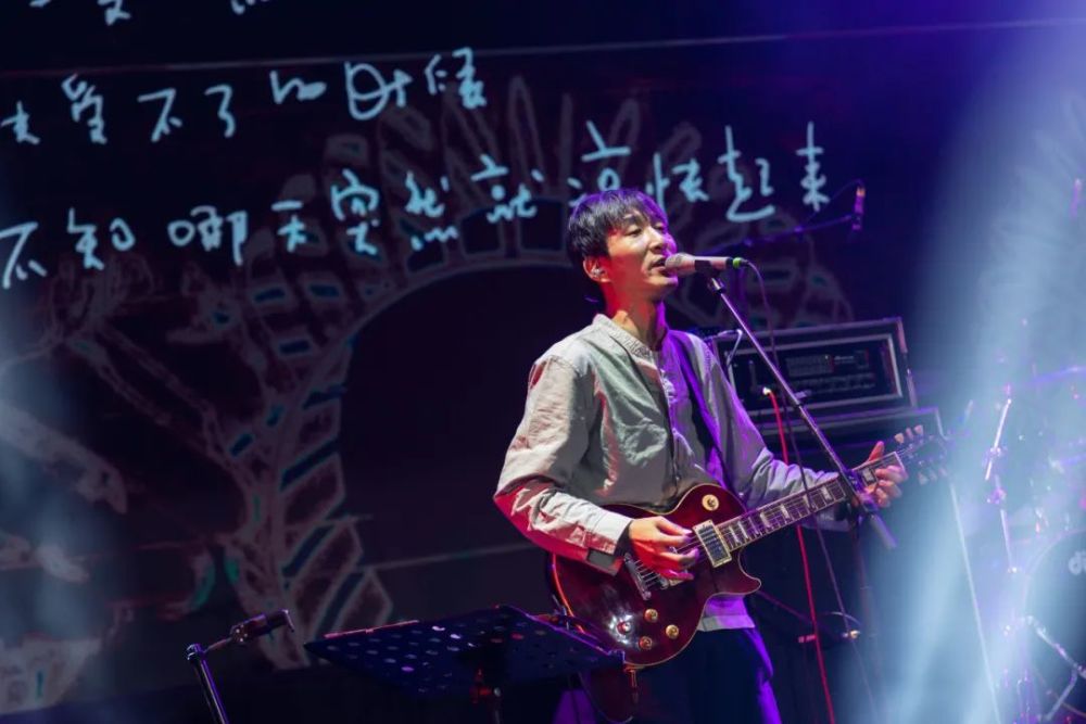 2021民谣排行_Spotify公布2021夏日最高播放量歌曲排行榜