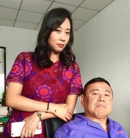 因老公突然去世,春晚上的笑星从此销声匿迹,如今再婚女儿已12岁_腾讯