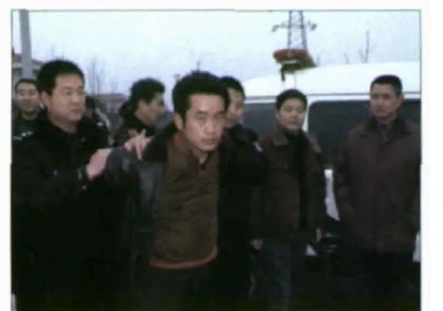 2006年朱大鹏杀妻灭女案:仇父,杀妻灭女,碎尸食尸的冷血狂魔