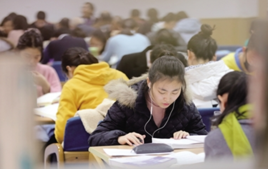 考研气氛组兴起每年考研人数有多少弃考率说明真实情况