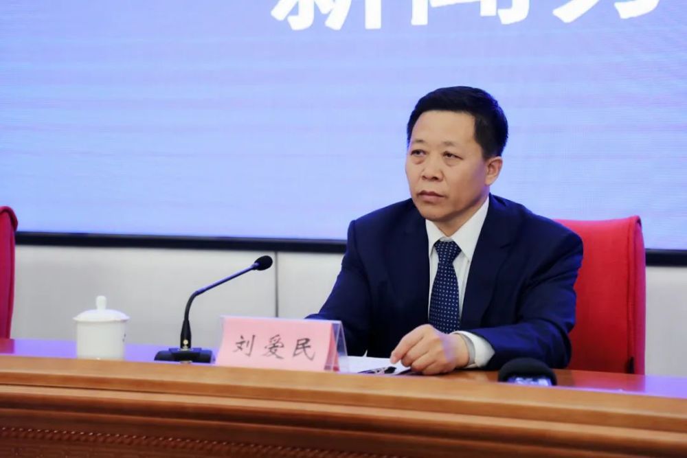 今天,我们邀请到太原市统计局副局长,新闻发言人刘爱民同志,国家统计