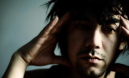 心理学家暴倾向越是严重的男人往往骨子里越自卑