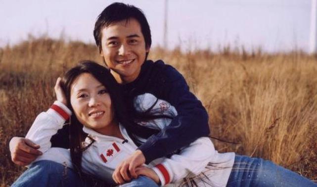 相差15岁的姐弟恋结婚多年难生育如今夫妻俩却活成人生赢家