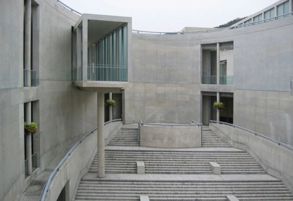 清水混凝土诗人安藤忠雄