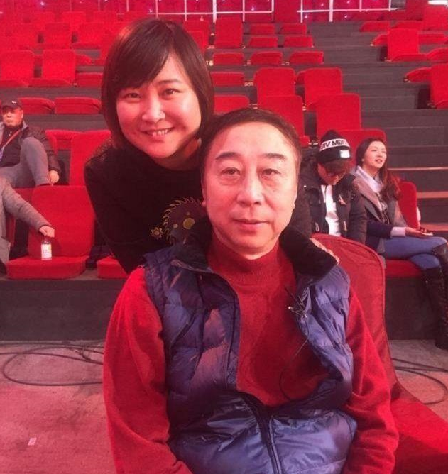 贾玲请师父冯巩在电影中客串,打电话说: