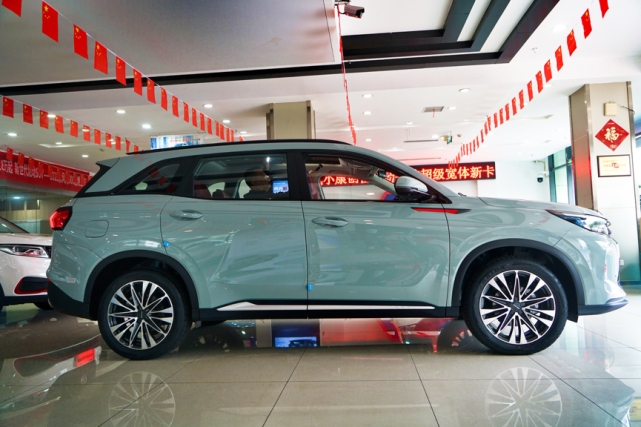 风光新580到店评测184匹的六座suv工薪家用神器