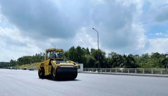 之一,新环路至普洛斯物流园道路工程是该项目连接物流园区的重要通道