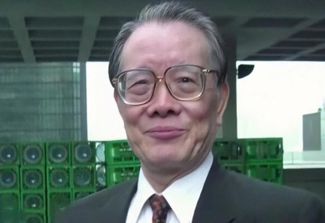 而他得大哥向华炎却顺理成章的承袭了"新义安"得首领,此后他和母亲的