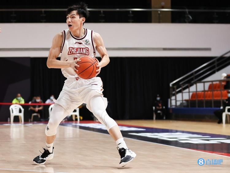 状态回暖!吴前投篮15中8 三节打卡22分钟砍下21分